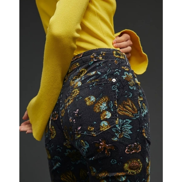 38. Anthropologie Pilcro The Icon Flare Low-Rise Jeans - Picture 4 of 12